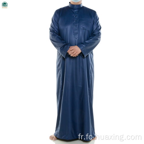 Robe des hommes islamiques du Moyen-Orient